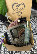 Load image into Gallery viewer, Wholesale Signature Crystal, Bracelet, Spray Gift Box